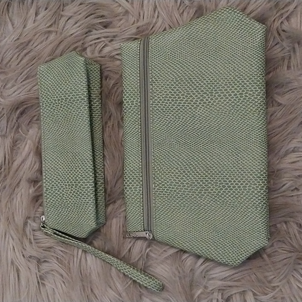 Clinique make bags